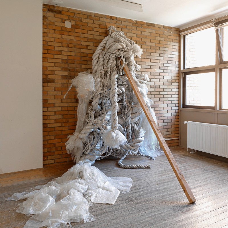 Sophie Hirsch; Ohne Titel; 2011; Skulptur; Foto: Faksimile Digital: 